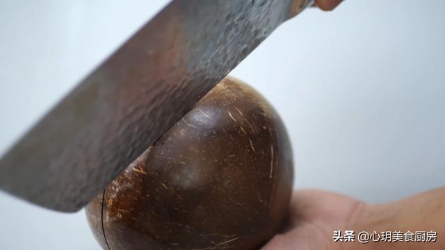 佳农椰子汁怎么打开（生榨椰子汁怎么打开）