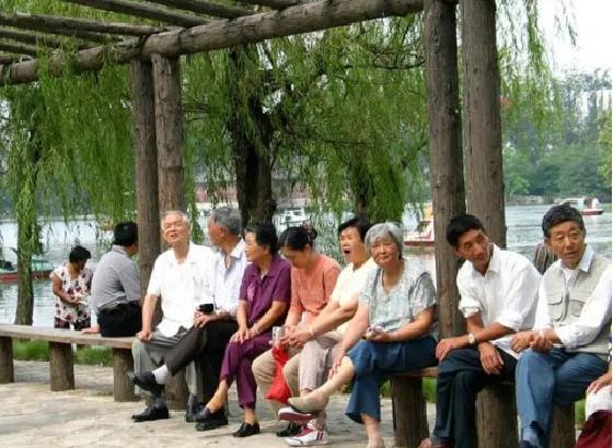 今年生意越来越差了怎么办啊英语（今年生意越来越差了怎么办啊英文）