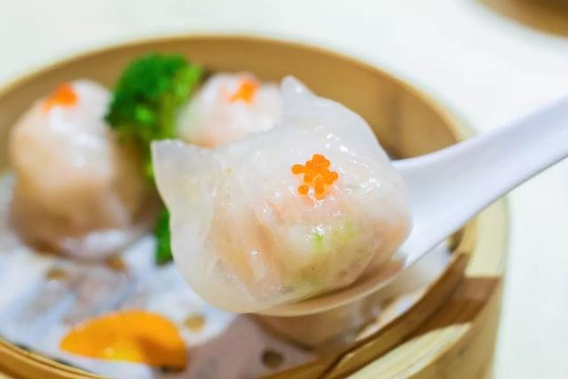 饮早茶发朋友圈的句子，适合喝早茶发的朋友圈短语？