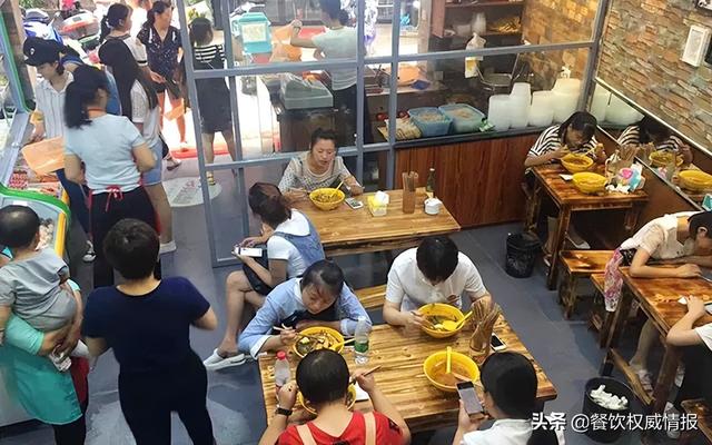 开麻辣烫店挣钱不，开麻辣烫店利润大吗？