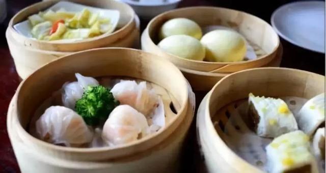 饮早茶发朋友圈的句子，适合喝早茶发的朋友圈短语？