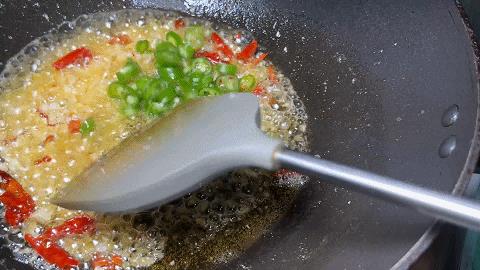蒜蓉粉丝蒸虾怎么做，蒜蓉粉丝蒸虾怎么做好吃又简单？