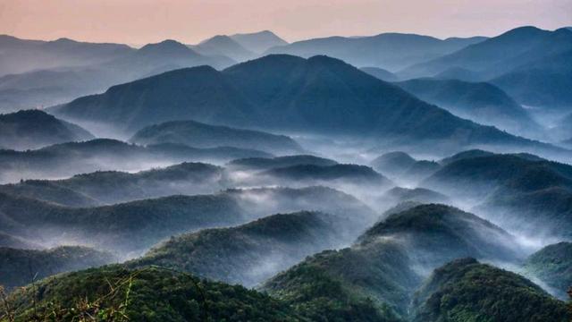 三两好友聚餐文案（发小聚会朋友圈文案）