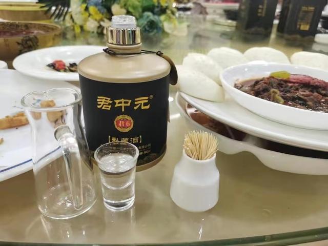 在镇上开个卖散酒的店怎么样（卖散酒挣钱吗利润多少）