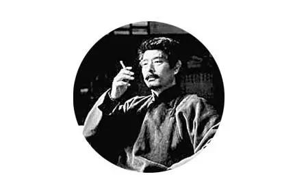 三只松鼠广告眯眯眼图片（三只松鼠广告眯眯眼模特）