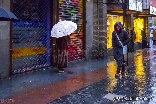 倾盆大雨的说说发朋友圈图片，倾盆大雨的说说发朋友圈图片大全？