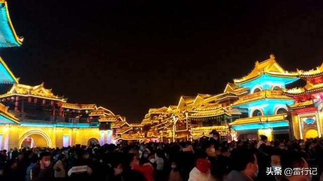 重庆网红打卡景点抖音夜景，2020西安抖音网红景点？