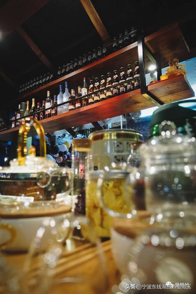 抖音很火的带酒的歌词，抖音很火的带酒的歌词是什么？