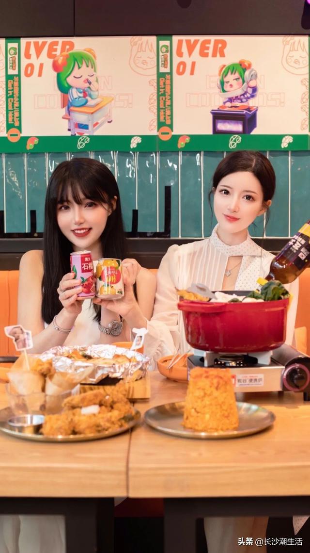 表情包韩国女孩黄夏温，微信表情包,一个小女孩韩国的