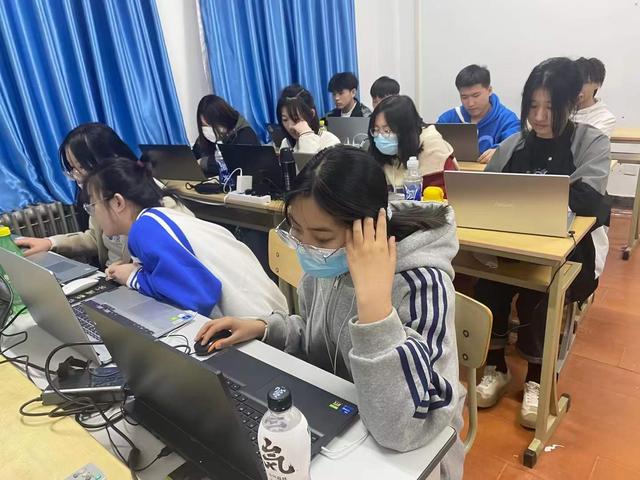 学程序员需要多少钱（学程序员工资多少）