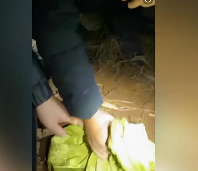 15晚会：网红直播很羞耻，老坛酸菜很恶心，一幕幕看着背后发凉"