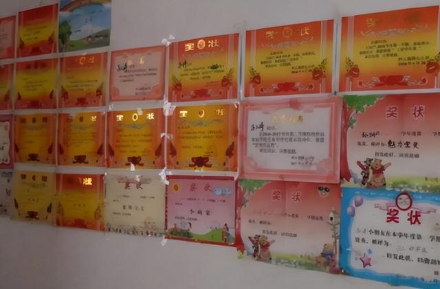 朋友圈晒孩子优秀成绩的句子和老师说的话，朋友圈晒孩子优秀成绩的句子和老师怎么说？