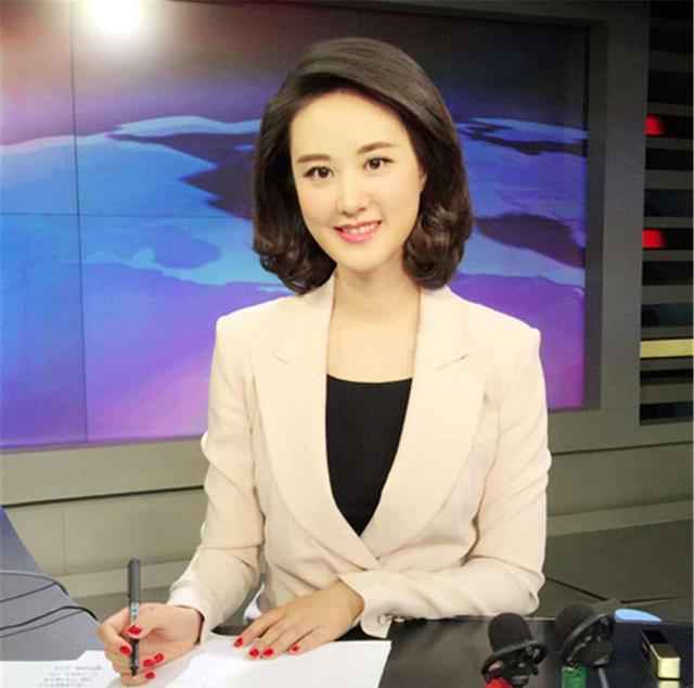 中央电视台新闻直播间女主持人名单及照片，新闻直播间女主持人名单及照片2021