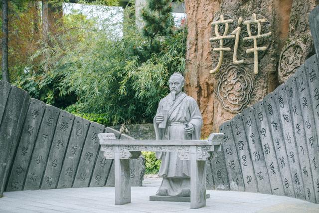 淹城春秋乐园图片大全 游乐设施，淹城春秋乐园好玩项目？