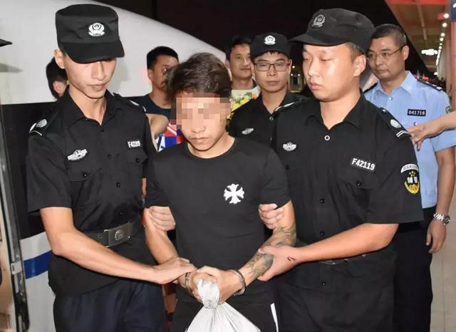 靠微信红包乞讨月入3万（2019年百万网红乞丐哥，每日收益上万元，却靠着“中介”抽油水）