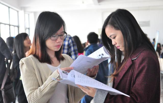 女生学计算机挣钱吗，学计算机做什么最赚钱？