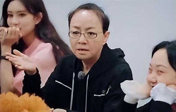 微博粉丝最多的明星排行榜，微博粉丝最多的明星排行榜2022年