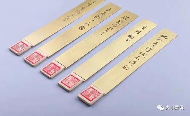 故宫淘宝和故宫文创哪个好（淘宝的故宫文创和故宫卖的一样吗）