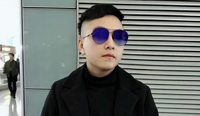 靠微信红包乞讨月入3万（2019年百万网红乞丐哥，每日收益上万元，却靠着“中介”抽油水）