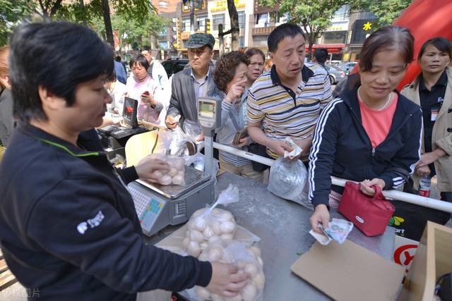 在网上开什么店赚钱，医院门口开什么店赚钱？