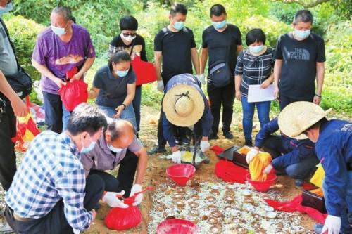 殡仪馆临时工1200一天是真的吗,这样才可以去任职，殡仪馆招临时工1000元是真的吗？