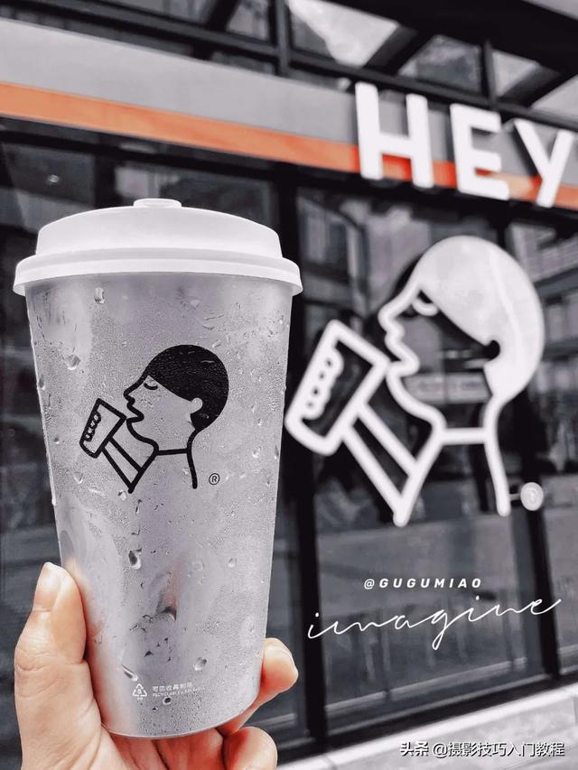 发朋友圈的手拿奶茶图片蜜雪冰城，发朋友圈的手拿奶茶图片高清？