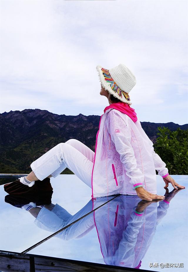 天空很蓝发朋友圈的句子，天蓝蓝的天空发朋友圈？