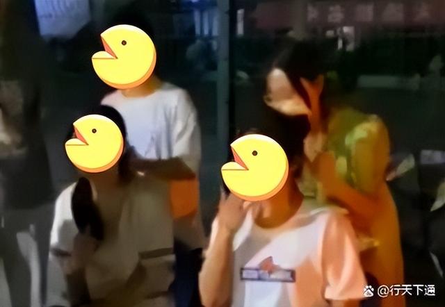 在大学摆摊买点什么赚钱（大学里摆摊什么赚钱）