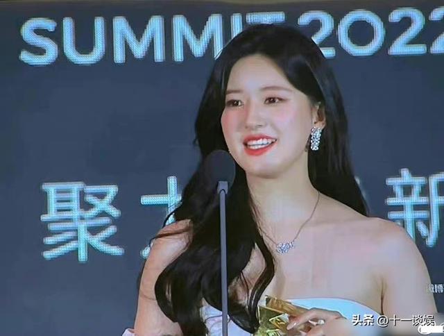 赵露思粉丝应援口号都有什么，赵露思粉丝名叫啥？