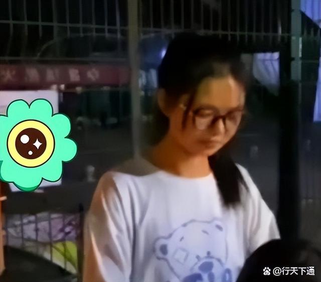 在大学摆摊买点什么赚钱（大学里摆摊什么赚钱）