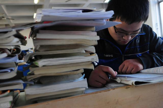 金融销售工资一般是多少钱（金融销售很赚钱吗）