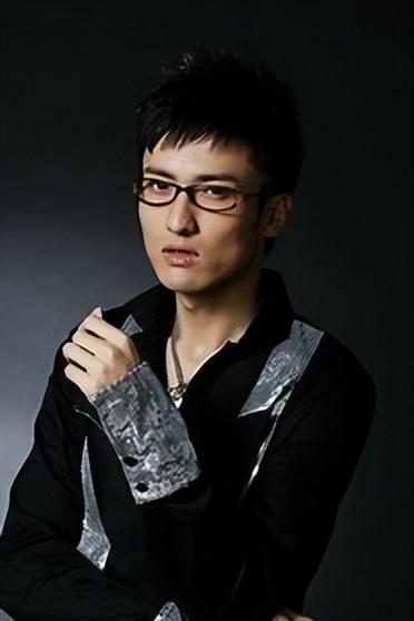 微博粉丝最多的明星排行榜，微博粉丝最多的明星排行榜2022年