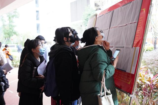 网络与新媒体考研方向哪个好（网络与新媒体考研方向专业）
