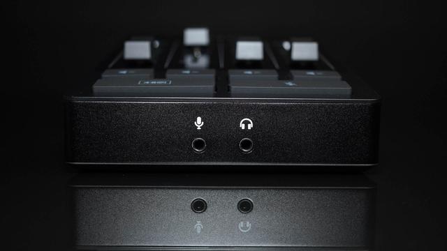 手机直播电流声很大什么原因，用手机直播有电流声？