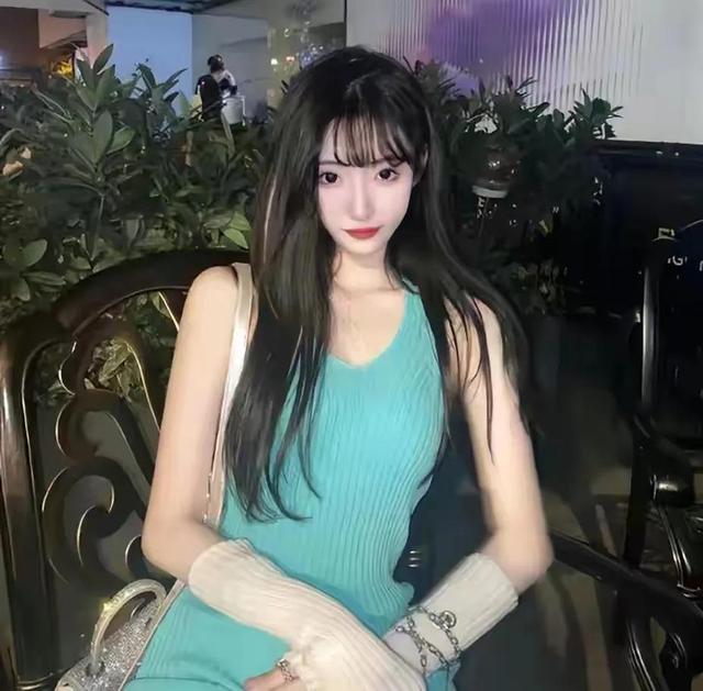 婚纱照发朋友圈配文字简短，婚纱照发朋友圈配文字简短搞笑？