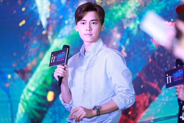 从流量开始的娱乐巨星txt下载_小说，从流量开始的娱乐巨星txt下载？
