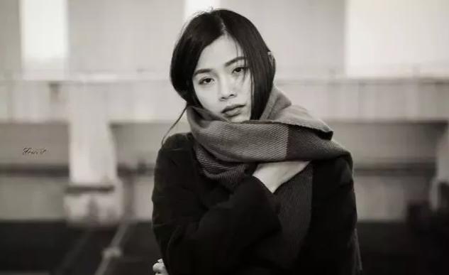 万能的朋友圈求助的话怎么写图片，万能的朋友圈图片_求救？