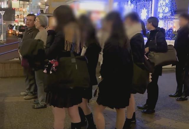 陪人聊天能赚钱的软件，可以陪别人聊天赚钱的软件下载？