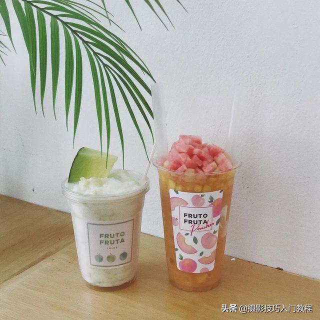 发朋友圈的手拿奶茶图片蜜雪冰城，发朋友圈的手拿奶茶图片高清？