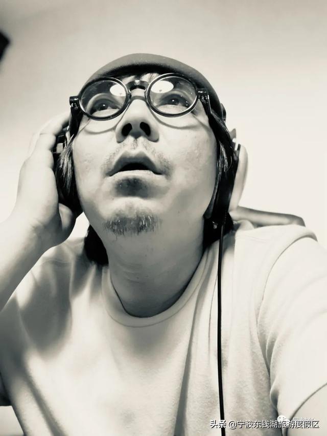 抖音很火的带酒的歌词，抖音很火的带酒的歌词是什么？