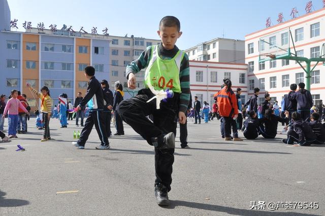 六一儿童节发朋友圈的句子搞笑，六一儿童节发朋友圈的句子搞笑图片？