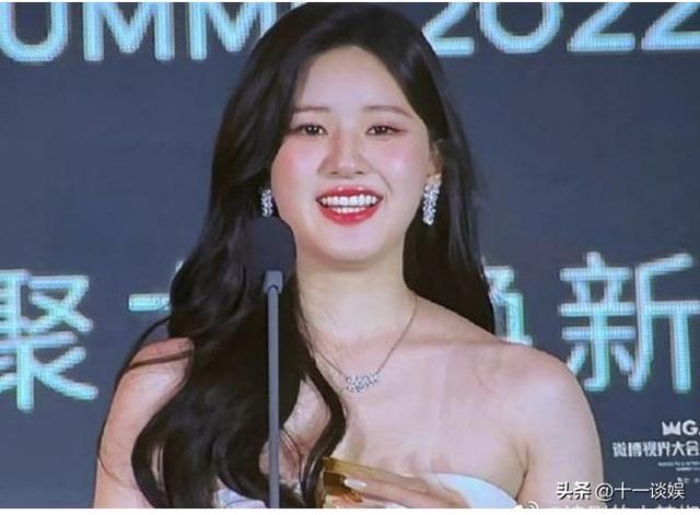 赵露思粉丝应援口号都有什么，赵露思粉丝名叫啥？