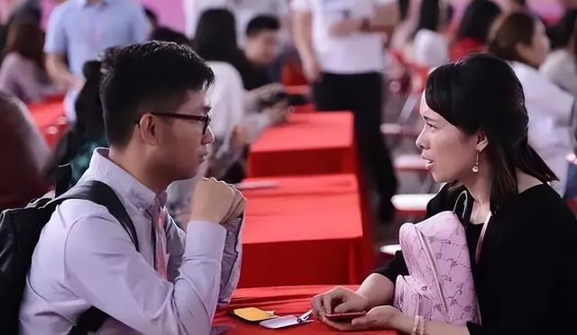 小学语文老师可以做哪些副业，初中语文老师能做什么副业？