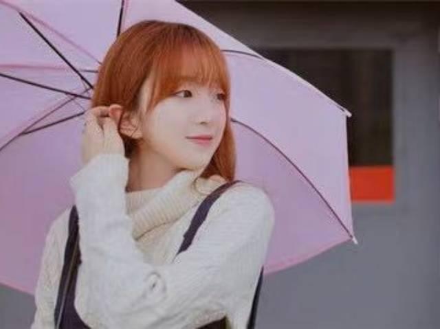 女生在朋友圈晒礼物，朋友圈全是晒花、晒礼物？