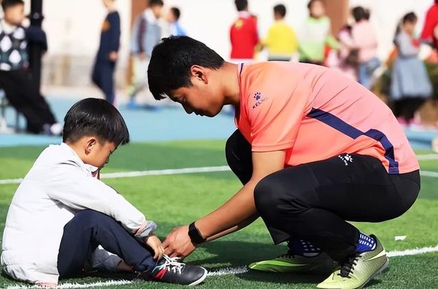 小学语文老师可以做哪些副业，初中语文老师能做什么副业？