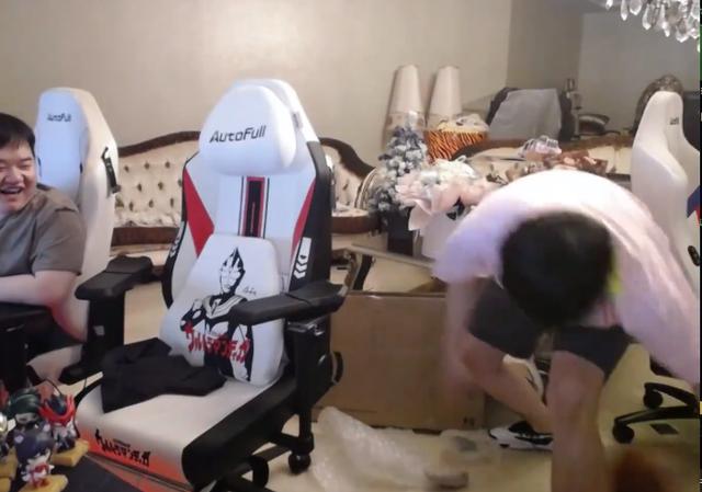 lol姿态在哪直播，英雄联盟姿态直播间？