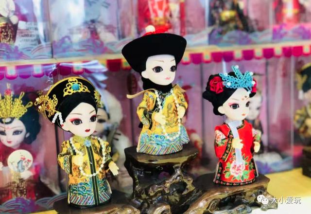 故宫淘宝和故宫文创哪个好（淘宝的故宫文创和故宫卖的一样吗）