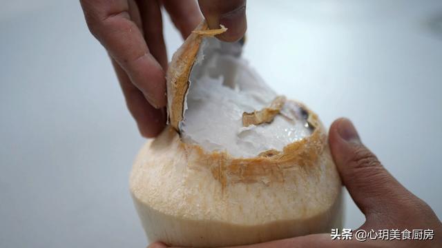 佳农椰子汁怎么打开（生榨椰子汁怎么打开）