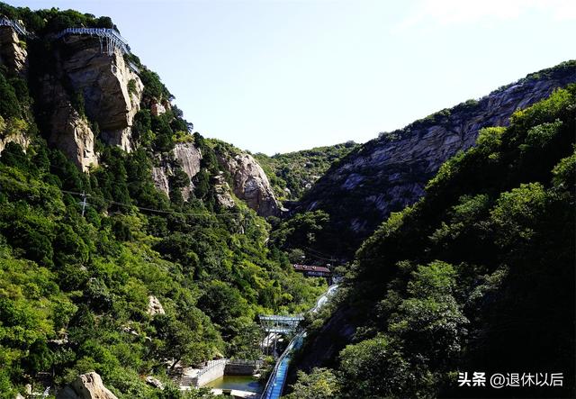 天空很蓝发朋友圈的句子，天蓝蓝的天空发朋友圈？