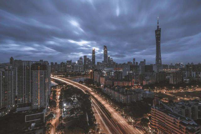 万亿救市是怎么回事（为什么要四万亿救市）"